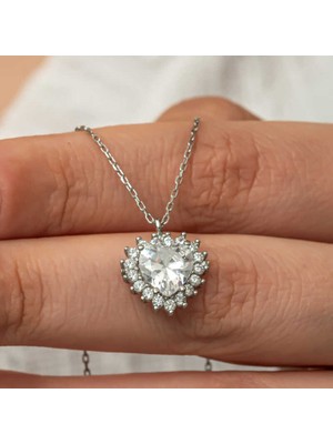 Gümüş Zirkon Taşlı Kalp Kadın Kolye