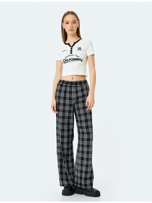 Koton Slogan Baskılı Slim Fit Düğmeli Biyeli Crop Tişört