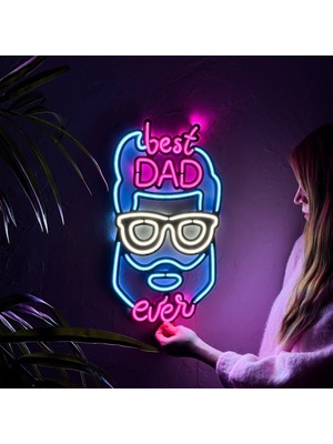 Şimdiye Kadarki En Iyi Baba - Baba Hediye - Best Dad Ever - Neon LED Duvar Metal Dekor - 27CM (En) x 49.5cm (Boy)