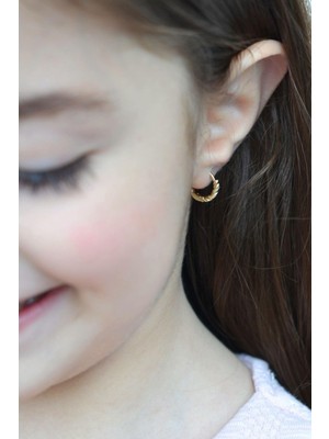 Sacce Scarves & Accessories Burgulu Altın Model Çocuk Küpesi Halka Küpe