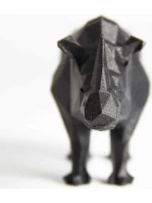 Low Poly Gergedan Figürü