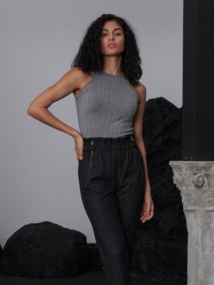 Rivus Sıfır Kollu Halter Yaka Örme Bluz - Gri