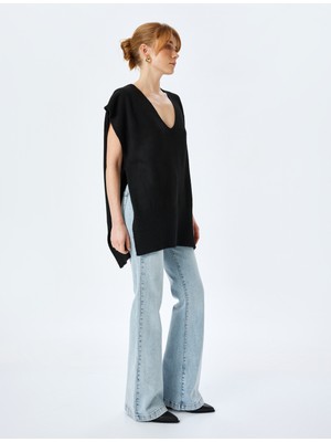 Koton Yanları Yırtmaçlı V Yaka Oversize Süveter