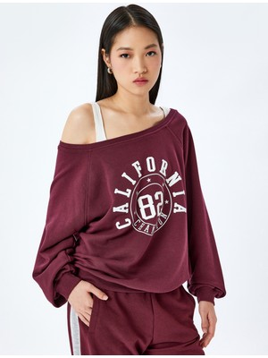 Koton Kolej Baskılı Omzu Açık Kayık Yaka Oversize Sweatshirt