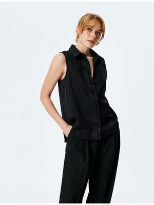 Koton Düğmeli Klasik Yaka Viskon Piliseli Kolsuz Gömlek