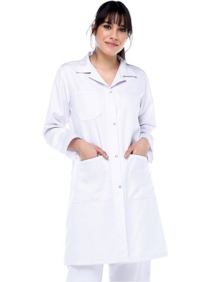 Ağca Kadın Beyaz Doktor Önlük