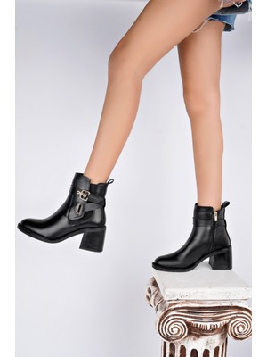Sy Leather Only Model Deri Lastikli Yuvarlak Burun Tokalı Yandan Fermuarlı Kalın Topuklu Bot