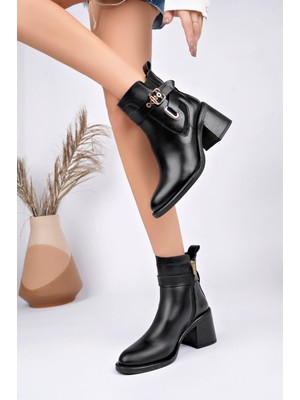 Sy Leather Only Model Deri Lastikli Yuvarlak Burun Tokalı Yandan Fermuarlı Kalın Topuklu Bot