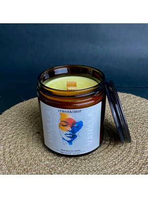 Stworkshop Vanilla Bliss: Vanilya Aromalı Amber Kavanoz Ahşap Fitilli Büyük Mum, 390GR.  ve Dekoratif Ürün.