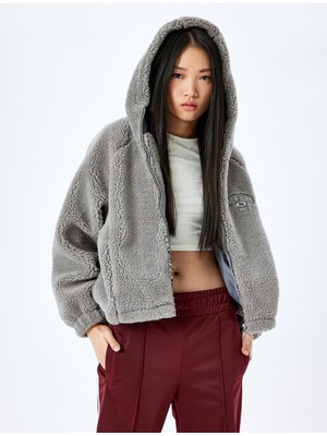 Koton Fermuarlı Kapüşonlu Oversize Nakışlı Peluş Mont
