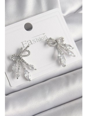 Pirinç Gümüş Renk Zirkon Taşlı Düğüm Model Damla Zirkon Taşlı Kadın Küpe