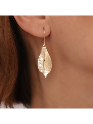 Nox Jewelry 14 Ayar Altın Kaplama Yaprak Form Dokulu Sallantılı Gümüş Küpe - Minimal Şık Küpe - E00274