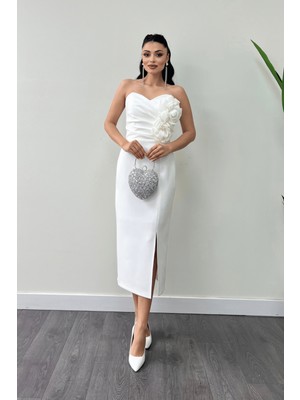 Atlas Kumaş Gül Detaylı Straplez Kalem Elbise - Beyaz