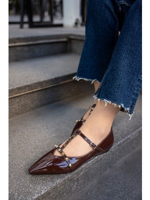 Pasko Rugan Tokalı Sivri Burunlu Zımba Detaylı Kadın Babet