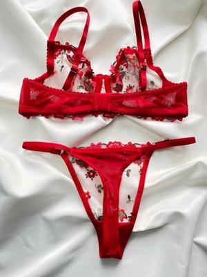 Shy Lola Lingerie Kırmızı(Siyah Detaylı)Balenli Kapsız Brode Sütyen Takım (Sütyen-Tanga) /iç Çamaşırı