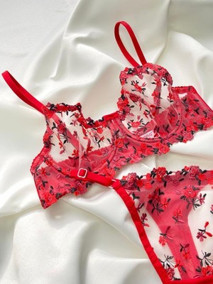 Shy Lola Lingerie Kırmızı(Siyah Detaylı)Balenli Kapsız Brode Sütyen Takım (Sütyen-Tanga) /iç Çamaşırı