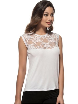 Kadın Premium Yumuşak Rahat Kumaş Viskon Dantel Detaylı Sıfır Kol Örme Bluz