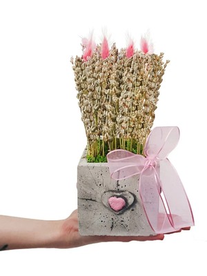 Çiçek Seli Naturel Lavanta Kuru Çiçek Tasarımı Pembe Kalpli Beton Saksıda & Yapay Cicek Saksi