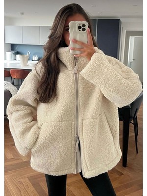 Bej Dik Yakalı Cepli Kadın Peluş Mont