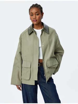 Koton Pamuklu Gabardin Kumaş Fermuarlı Cepli Suni Deri Yaka Detaylı Ceket