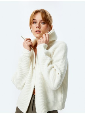 Koton Dik Yaka Fermuarlı Uzun Kollu Triko Hırka