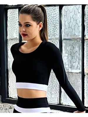 Lismina Beli Beyaz Detaylı Siyah Uzun Kollu Crop Tişört