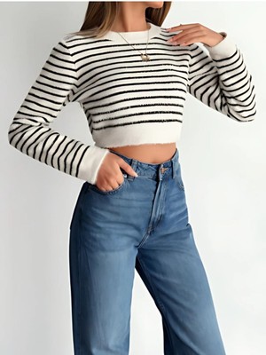 Kadın Uzun Kollu Çizgili Crop Triko Kazak