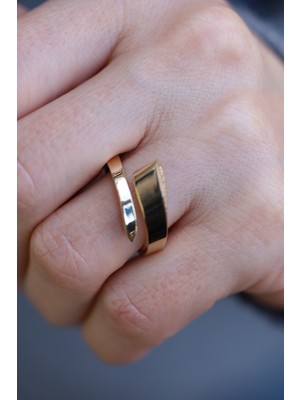 Yenigün Kuyumculuk 14 Ayar Altın Kenarları Taş Detaylı Tasarım Yüzük