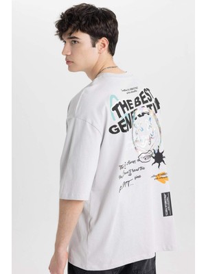 DeFacto Loose Fit Bisiklet Yaka Sırt Baskılı Kısa Kollu Tişört B8950AX24SM