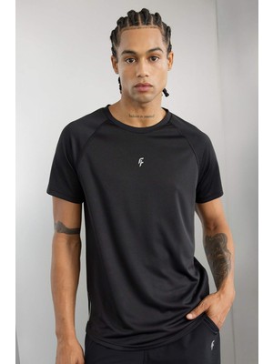 DeFacto Slim Fit Dar Kesim Bisiklet Yaka Baskılı Sporcu Kısa Kollu Tişört V2887AZ24AU