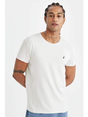 DeFacto Beyaz Slim Fit Dar Kesim Bisiklet Yaka Sporcu Kısa Kollu Tişört C9183AX24AU