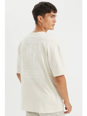 DeFacto %100 Pamuk Oversize Geniş Kalıp Bisiklet Yaka Sırt Baskılı Kısa Kollu Tişört D4911AX24AU