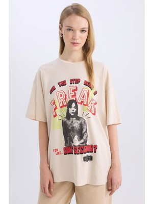 DeFacto Beetlejuice Oversize Geniş Kalıp Bisiklet Yaka Baskılı Kısa Kollu Tişört D8372AX24AU