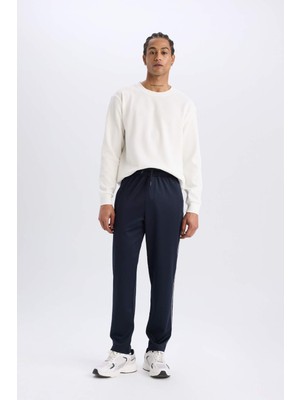 DeFactoFit Sporcu Jogger Eşofman Altı Slim Fit Dar Kesim Standart Paça Skuba Dalgıç Kumaş Beli Lastikli E3931AX24WN