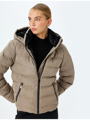 Koton Cepli Fermuarlı Peluş Astarlı Kapüşonlu Şişme Mont