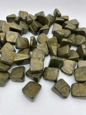 Hedef Bijuteri 100GR Haki Yeşil Renk Kare Kütük Model Ebruli Karamel Boncuk,çanta Yapım BONCUĞU(~16ADET)