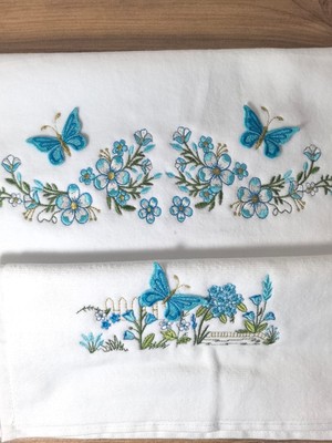 Analı Kızlı 3 Boyutlu Nakışlı Havlu 2 Adet %100 Pamuk (Kelebek)