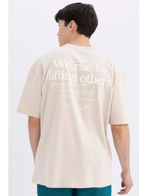 DeFacto Oversize Geniş Kalıp Bisiklet Yaka Sırt Baskılı Kısa Kollu Tişört C7165AX24SM