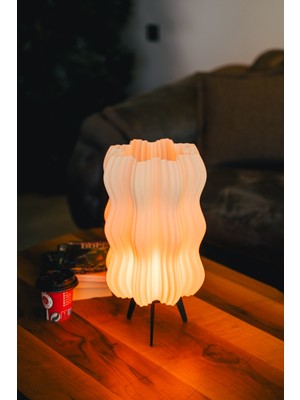 Lumiroma Dalgalı Beyaz Modern Tasarım Salon-Oturma Odası Abajur Beyaz