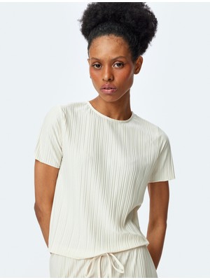 Koton Rahat Kalıp Kısa Kollu Bisiklet Yaka Piliseli Tişört