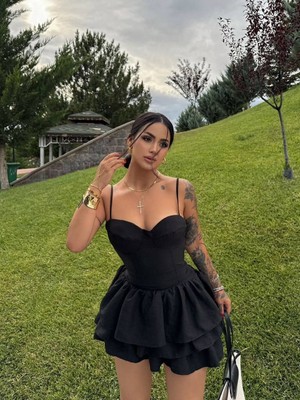 Fırfırlı Askılı Elbise
