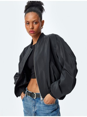 Koton Arkası Drape Detaylı Kolej Yaka Parlak Crop Bomber Ceket