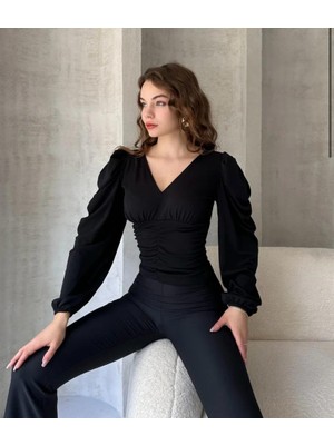 Öpücük Yaka Prenses Kol Crep Bluz