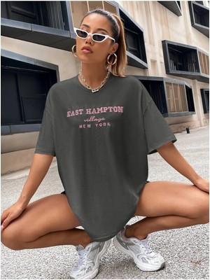 Mercoledi East Hampton Baskılı Oversize T-Shirt Salaş Boyfirend
