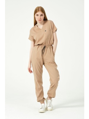 Pratik Medikal Bej Likralı Scrubs Jogger Paça Doktor Hemşire Forması Yarasa Kol Takım