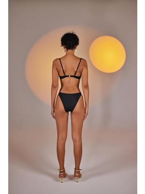 Holly Lolly Çıkarılabilir Çiçek Detaylı Premium Sleek Bikini Altı Siyah