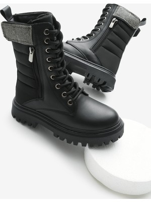 Tonny Black Kız Çocuk Siyah Cilt Termo Taban Taş Detaylı Fermuarlı ve Bağcıklı Cırtlı Bot