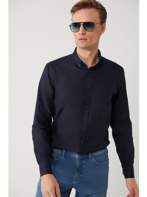 AVVA Erkek Lacivert Düğmeli Yaka %100 Pamuk Basic Regular Fit Gömlek B002034
