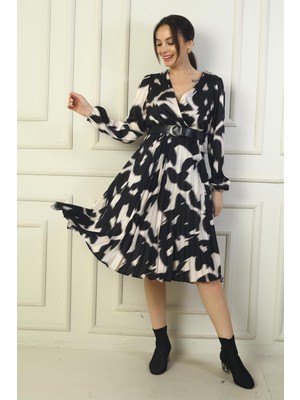 By Saygı Kadın Kruvaze Yaka Astarlı Beli Kemerli Piliseli Desenli Midi Saten Elbise