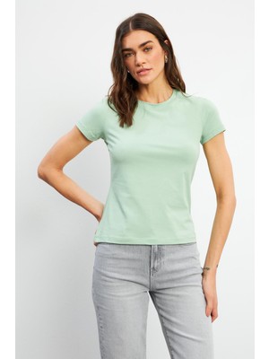 Rachel Bisiklet Yaka Slim Fit Basic Tişört - Çağla